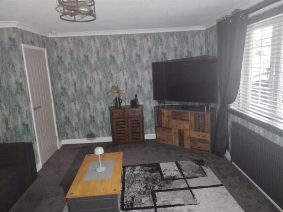 3 bed Semi-Detached for sale Image 10