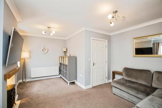 4 bed Semi-Detached for sale Image 11