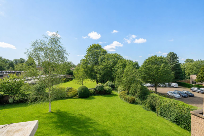 2 bed Duplex for sale Image 9