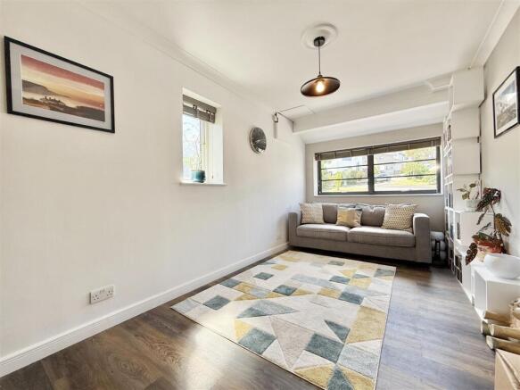 Bedroom 5.jpg