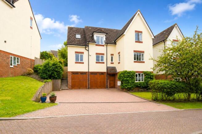 4-bed detached on Greenfield Close, Bideford, Devon, EX39, £435,000
