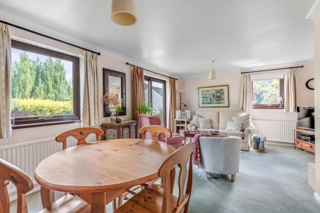 3 bed House for sale Image 4