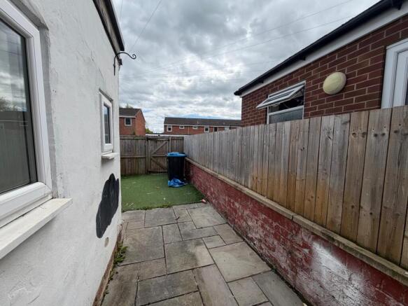 3 bed Terraced for sale Image 12