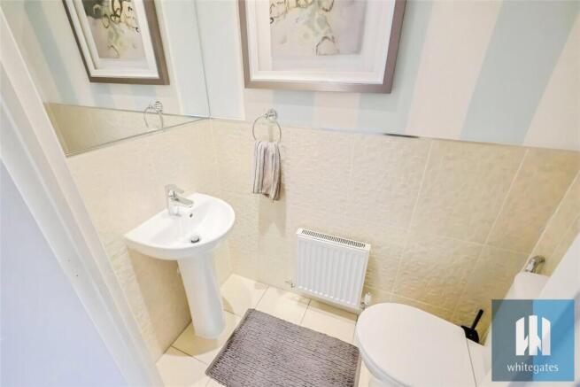 4 bed Detached to rent Image 9