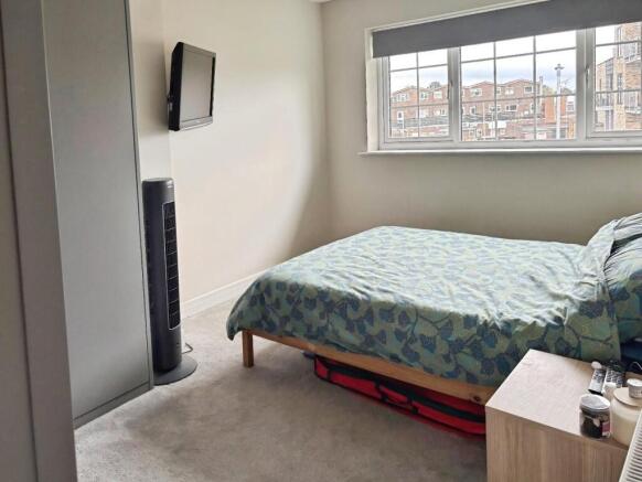 93 Kestrel bed 2 a b.jpg