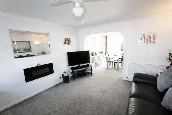 Large lounge - Auswick.jpg
