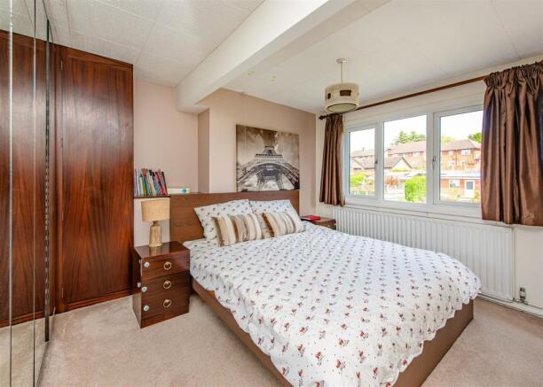 30 Goldthorn Avenue-bed1.jpg