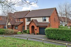 9, Courtney Close, Tewkesbury GL20 5FB