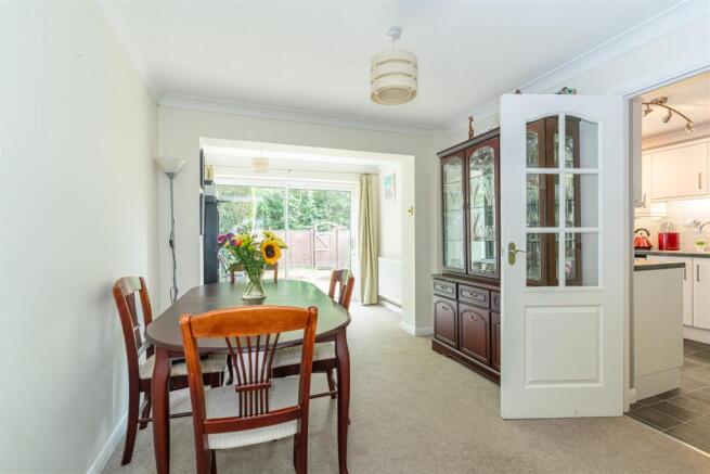 6 Taylors Turn Dining Room (Angle 1).jpg