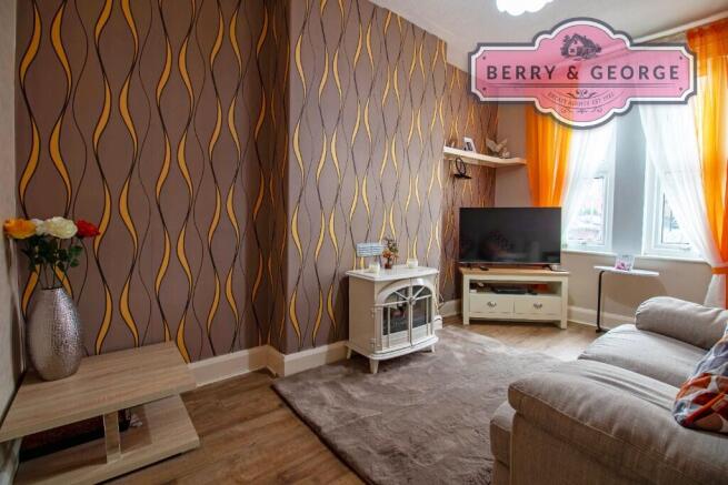 SNUG / BEDROOM THREE