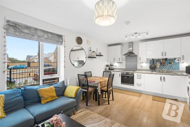 Kitchen /Living