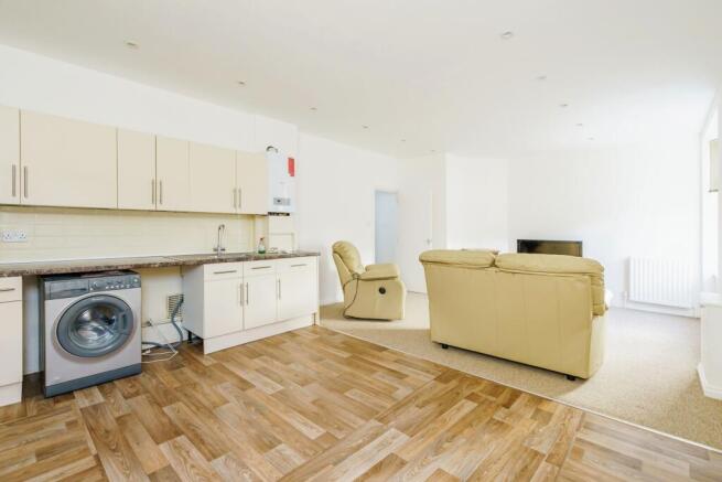 Lounge / Kitchen