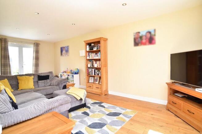 4 bed Detached for sale Image 5