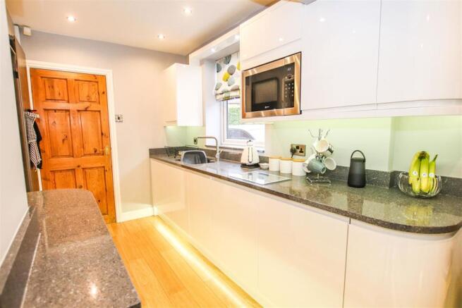 LUXURY FITTED KITCHEN