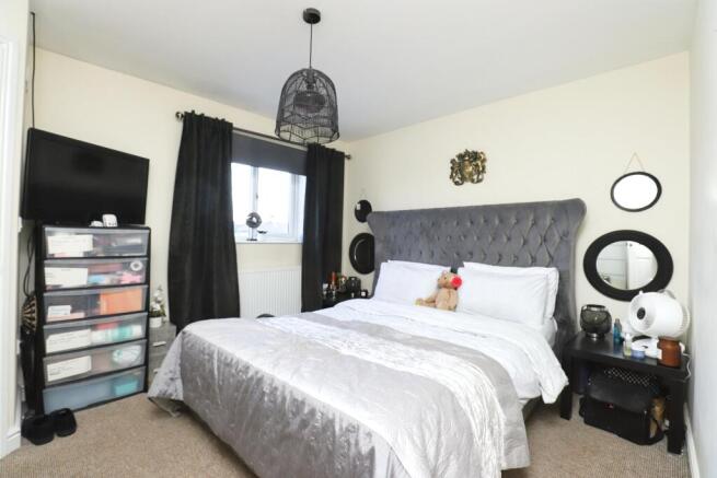 3 bed House to rent Image 5