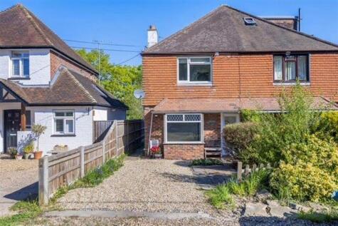 3 bedroom Semi-Detached House in Guildford