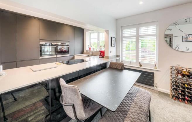 Kitchen dining sp...