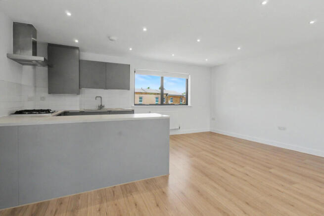 3.KITCHEN.JPG
