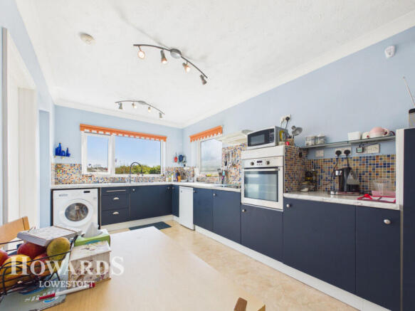 Gorleston Road, Oulton Broad photo 3