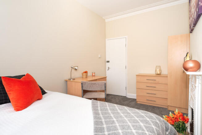 6 bed Terraced to rent Image 7