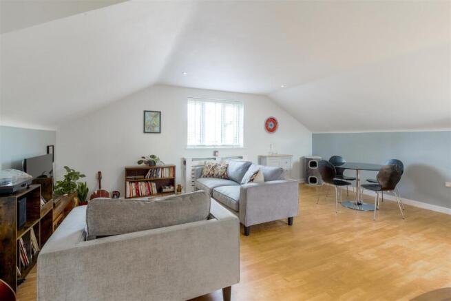 Lounge/Dining/Kitchen