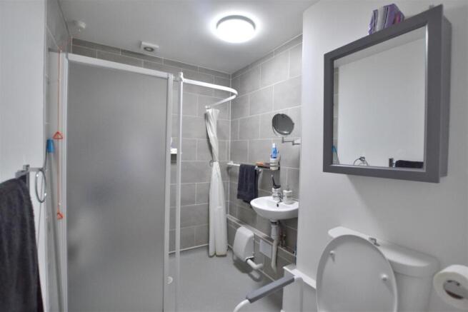Shower Room.JPG