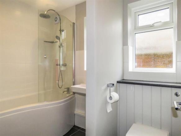 Bathroom.JPG
