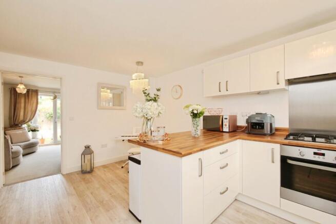 3 bed Semi-Detached for sale Image 9