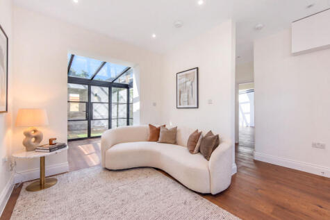 Green Road, Whetstone, London, N20
