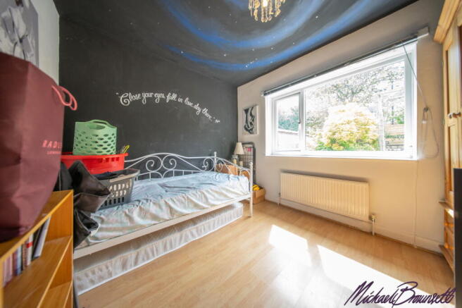 4 bed Semi-Detached for sale Image 10