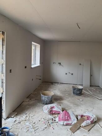 4 bed Detached to rent Image 7