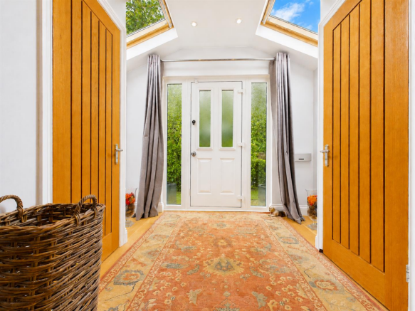 ENTRANCE PORCH