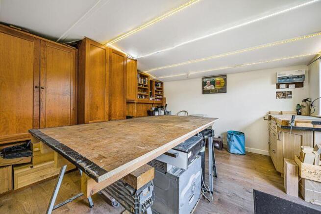 Garden work shed internal