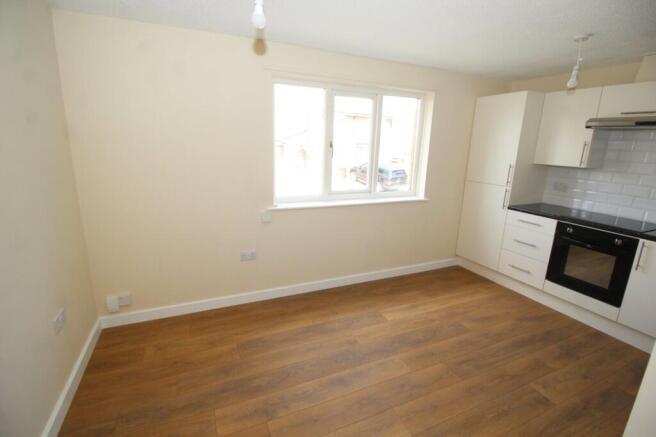 1 bed Apartment to rent Image 2