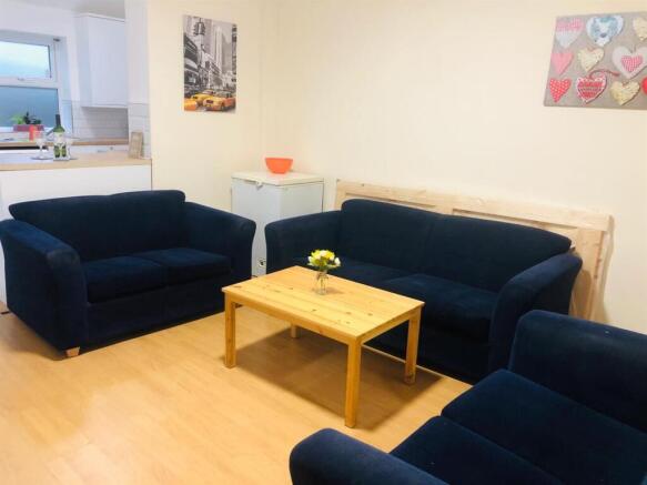 3 P116 Lounge 1Jul20.jpg