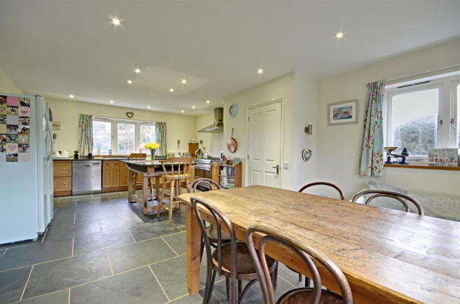 Kitchen/ Breakfast Room