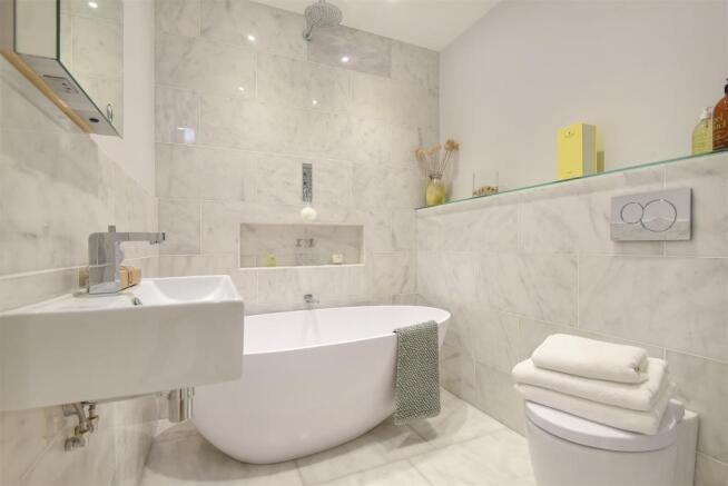 Show Home - Luxurious Bathroom
