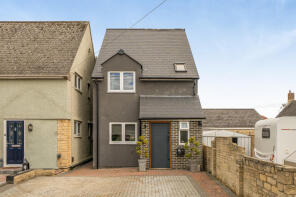 4a Ravensgrove, Rock Close, Carterton OX18 3BP