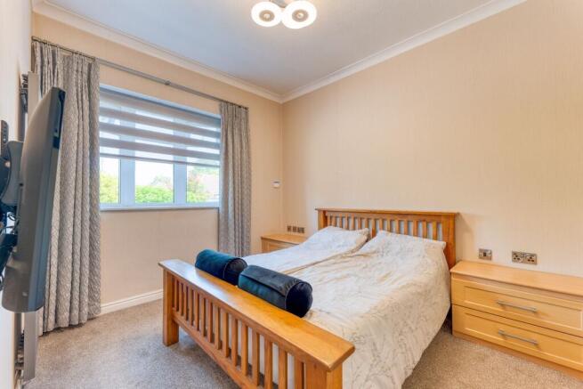 5 bed Detached Bungalow for sale Image 8