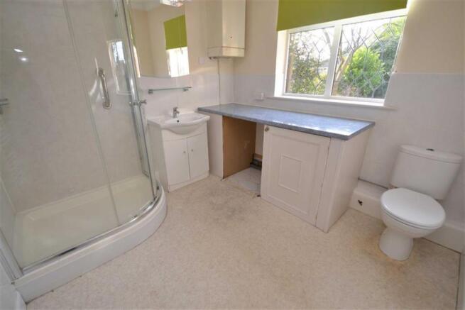 GROUND FLOOR SHOWER ROOM/UTILITY