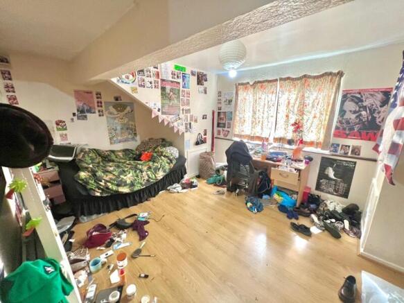 6 bed Terraced to rent Image 5