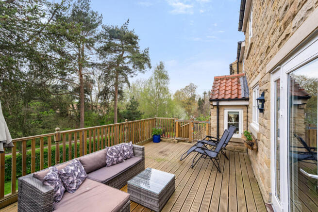 4 bed Detached for sale Image 10