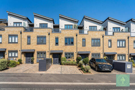 Vicars Moor Lane, Winchmore Hill, London, N21