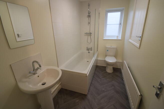 2 bed Semi-Detached to rent Image 12