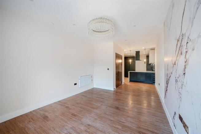 1 bed Apartment to rent Image 5