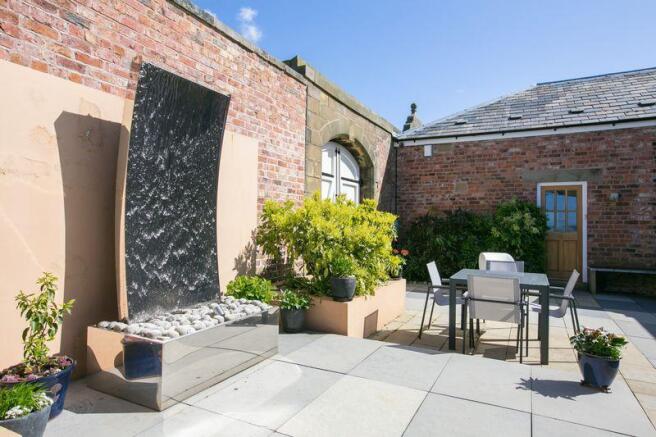 Courtyard garden