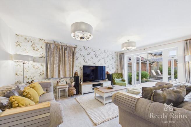4 bed Detached for sale Image 5