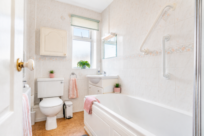 2 bed Bungalow for sale Image 11