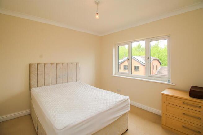 4 bed Detached for sale Image 12
