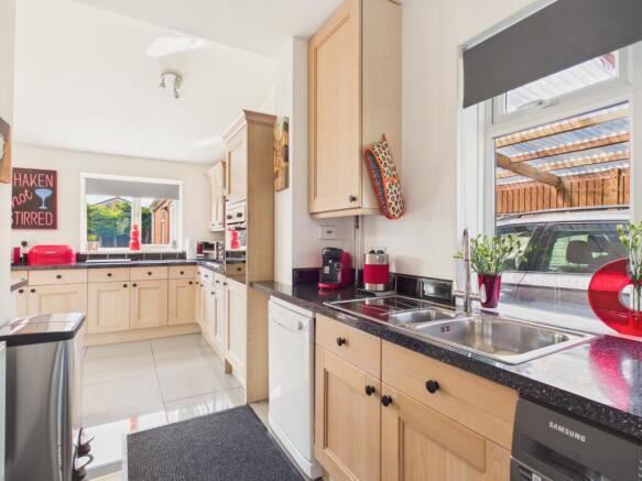 3 bed Semi-Detached for sale Image 11